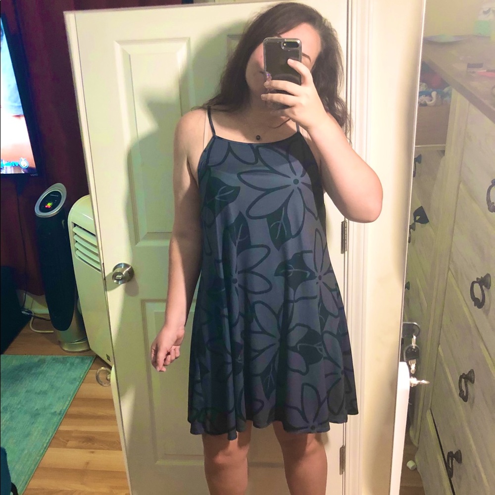 Hula Bay Black & Gray Aloha Print Dress